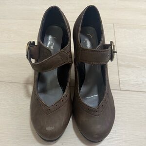 3/$10 Catwalk Brown Buckle Closed Toe Heels